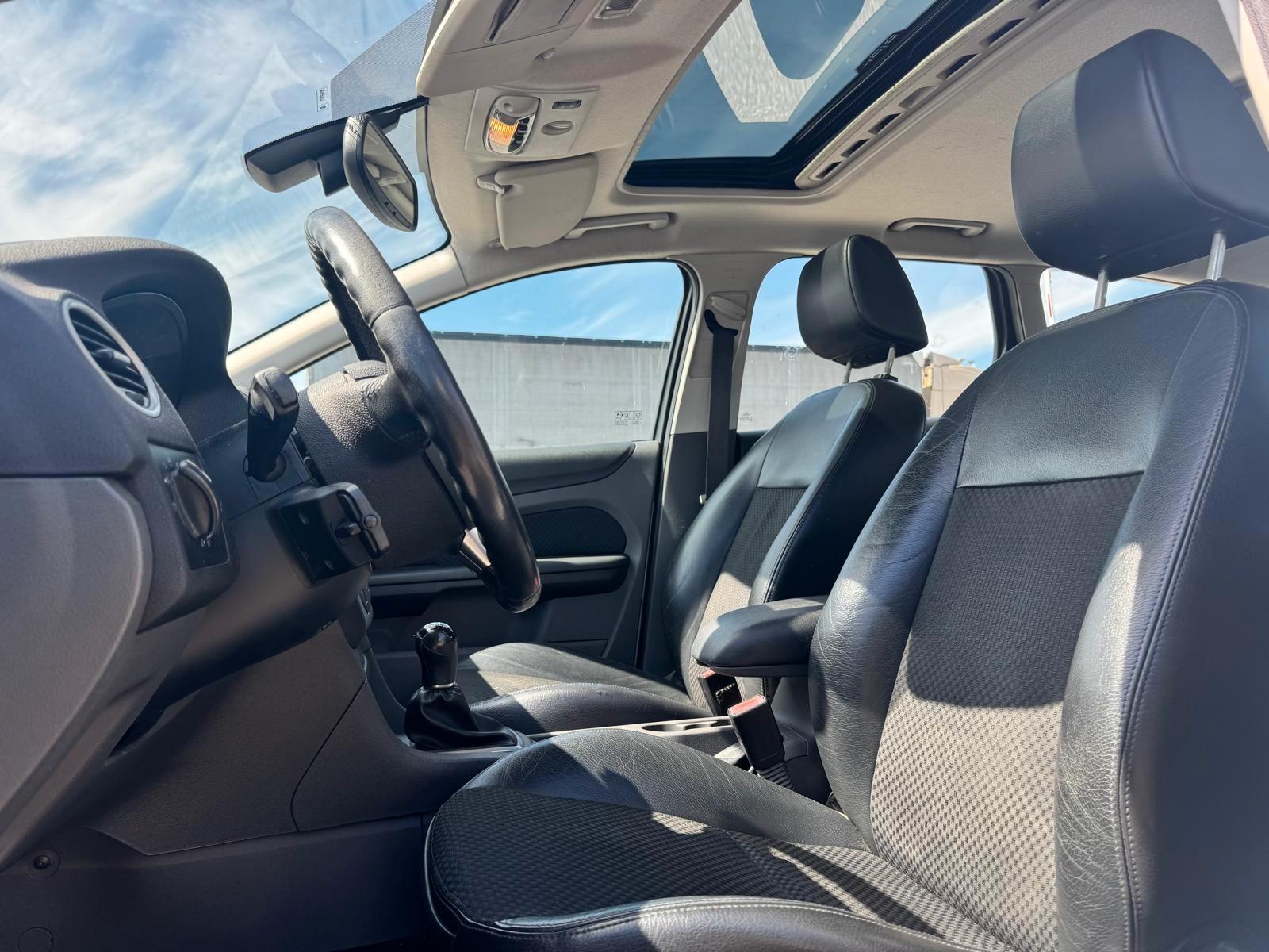 Ford Focus 2005 — photo 9