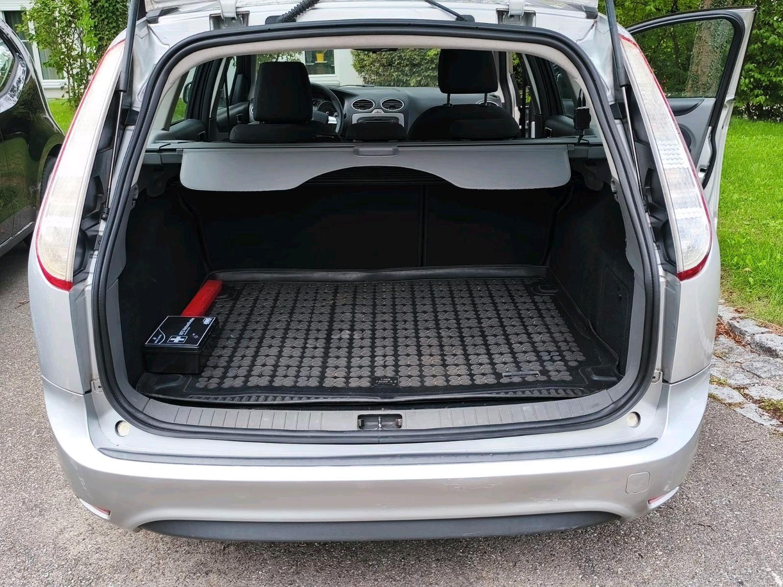 Ford Focus 2011 — photo 10