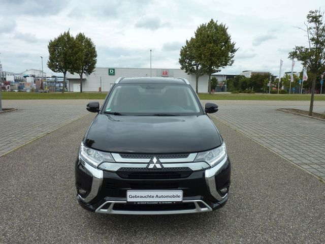 Mitsubishi Outlander 2,4 Hybrid 4WD,LED,Leder,Kamera.