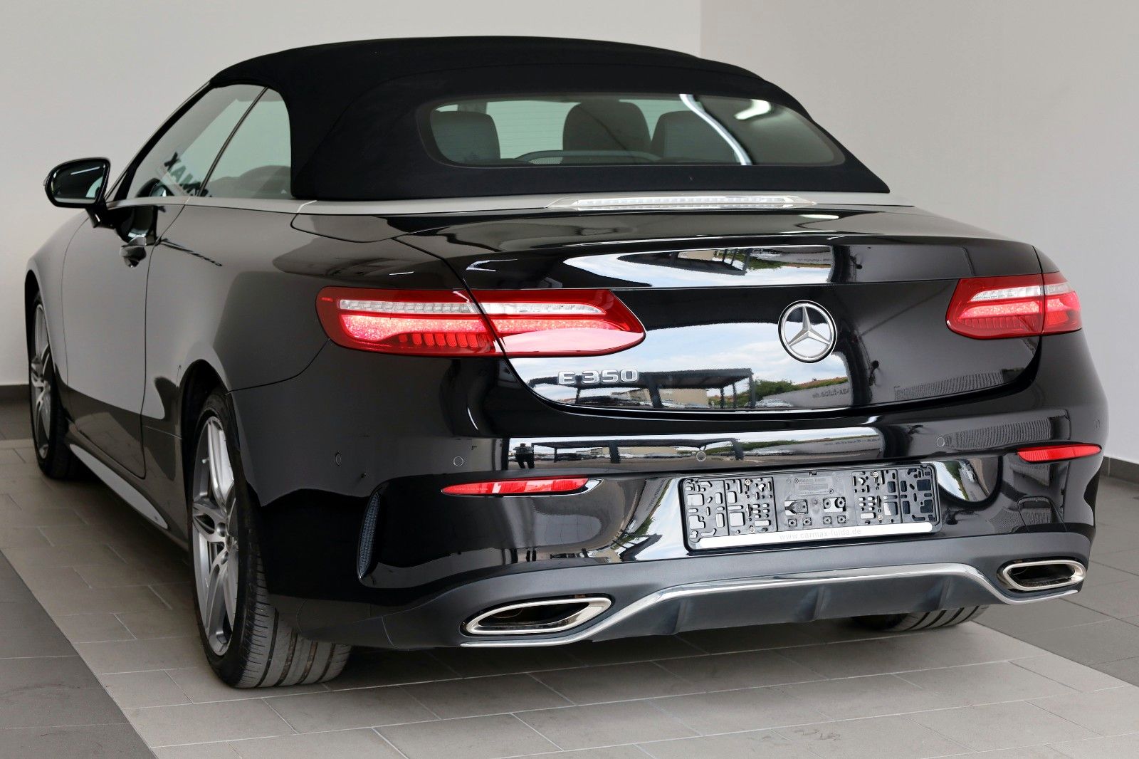 Fahrzeugabbildung Mercedes-Benz E 350 Cabrio AMG Line Leder,Navi,LED,Kamera,SH