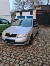 Skoda Fabia 5 Türer 1.4 Benziner - Skoda Fabia: Türer
