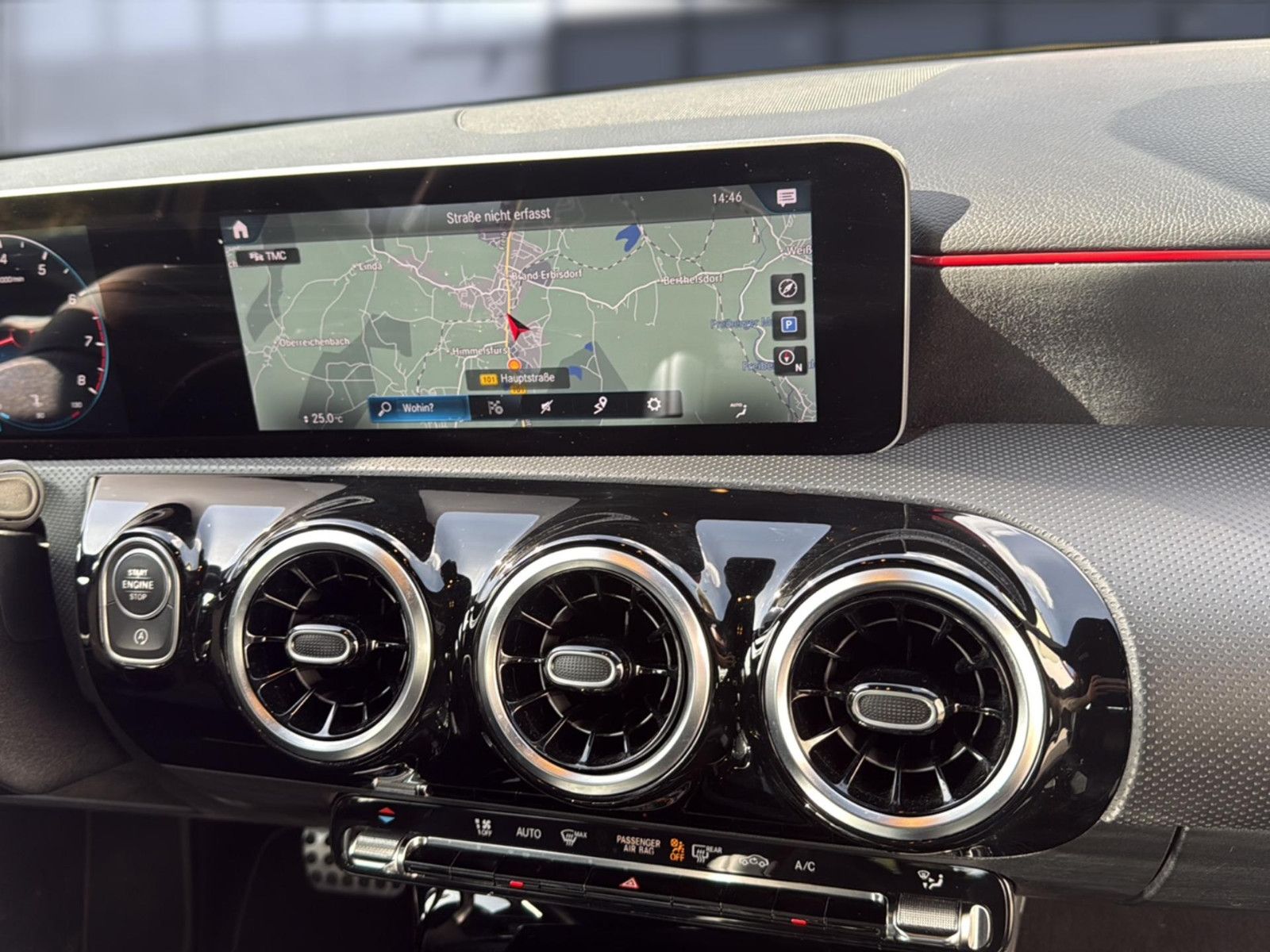 Fahrzeugabbildung Mercedes-Benz A 250 AMG-Line/ unfallfrei