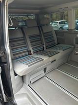 Volkswagen T5 California Beach - schwarze Volkswagen T5 California