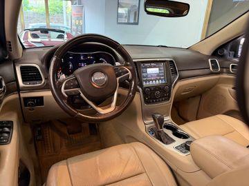 Jeep Grand Cherokee - 10