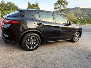 Alfa-Romeo Stelvio - 9