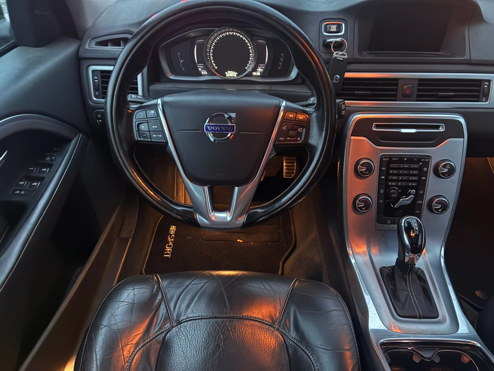 Volvo V70 2015 — фото 18