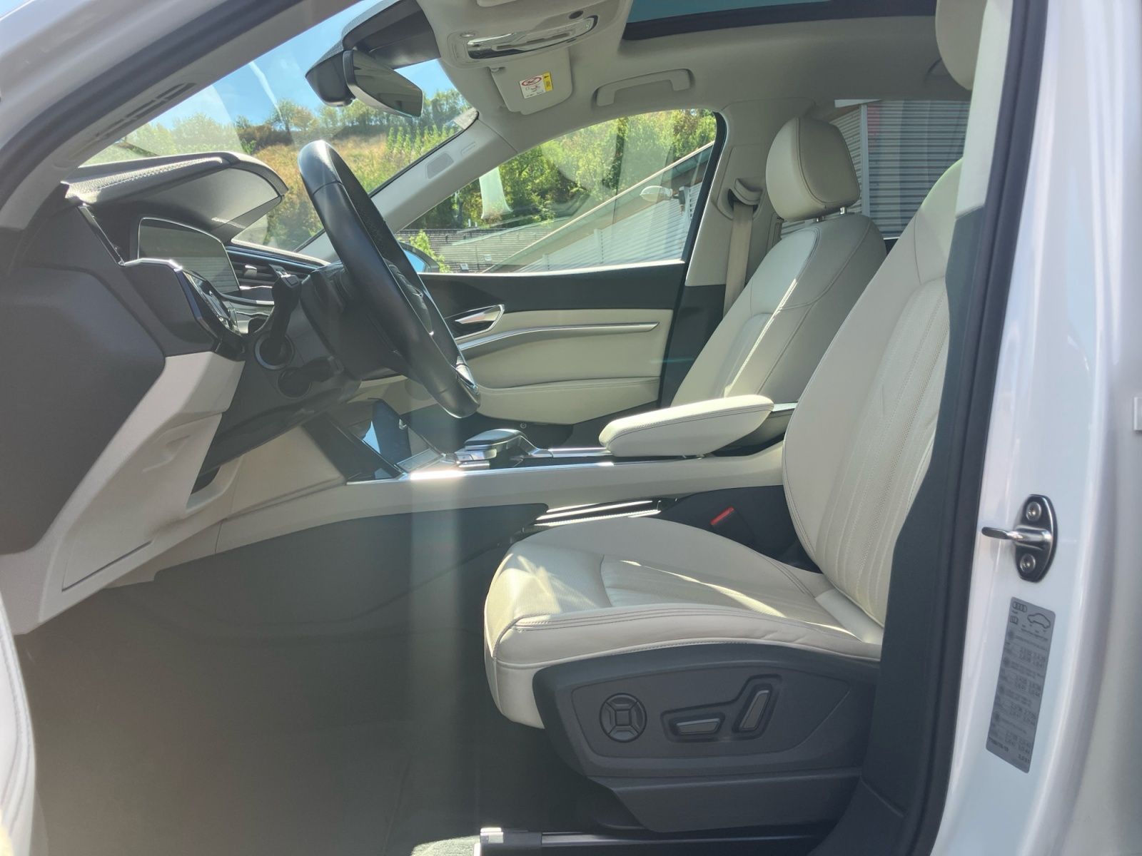 Audi Q8 e-tron - Bild 16