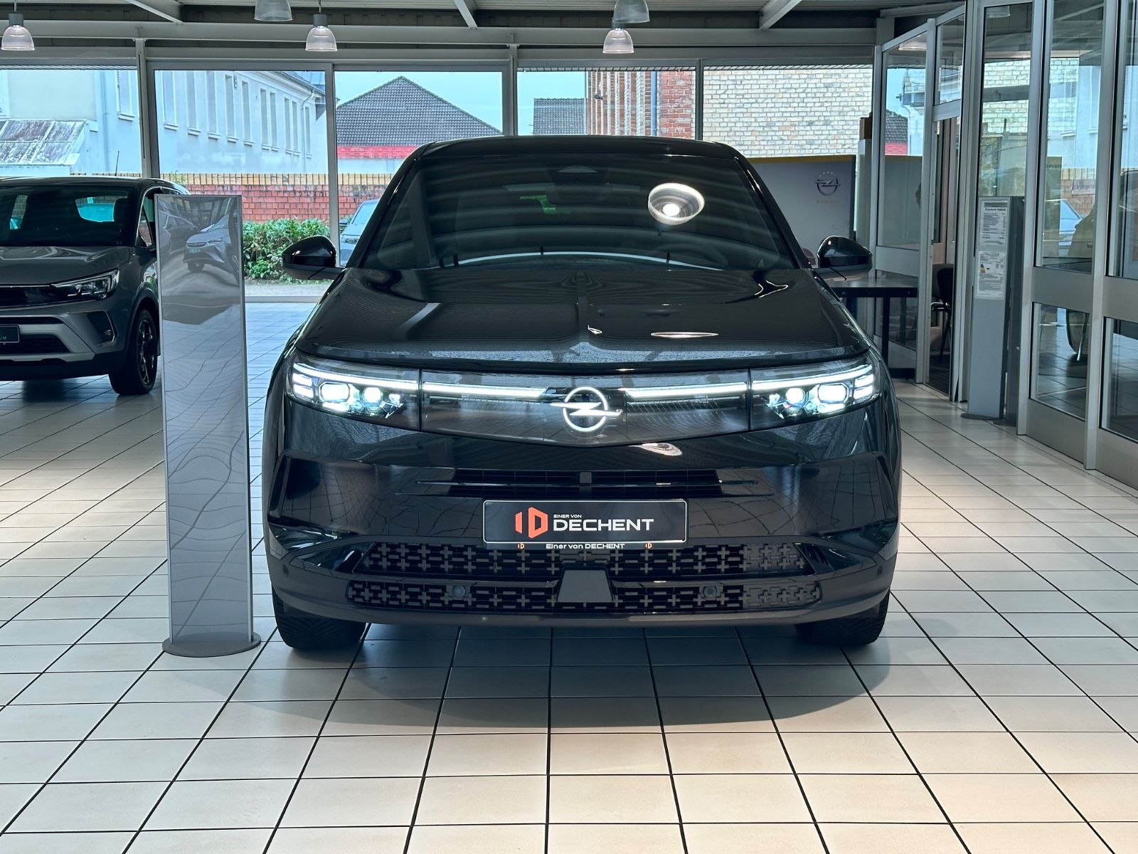 Fahrzeugabbildung Opel Grandland Hybrid *NAVI*SHZ*Allwetter*Kamera*Foc