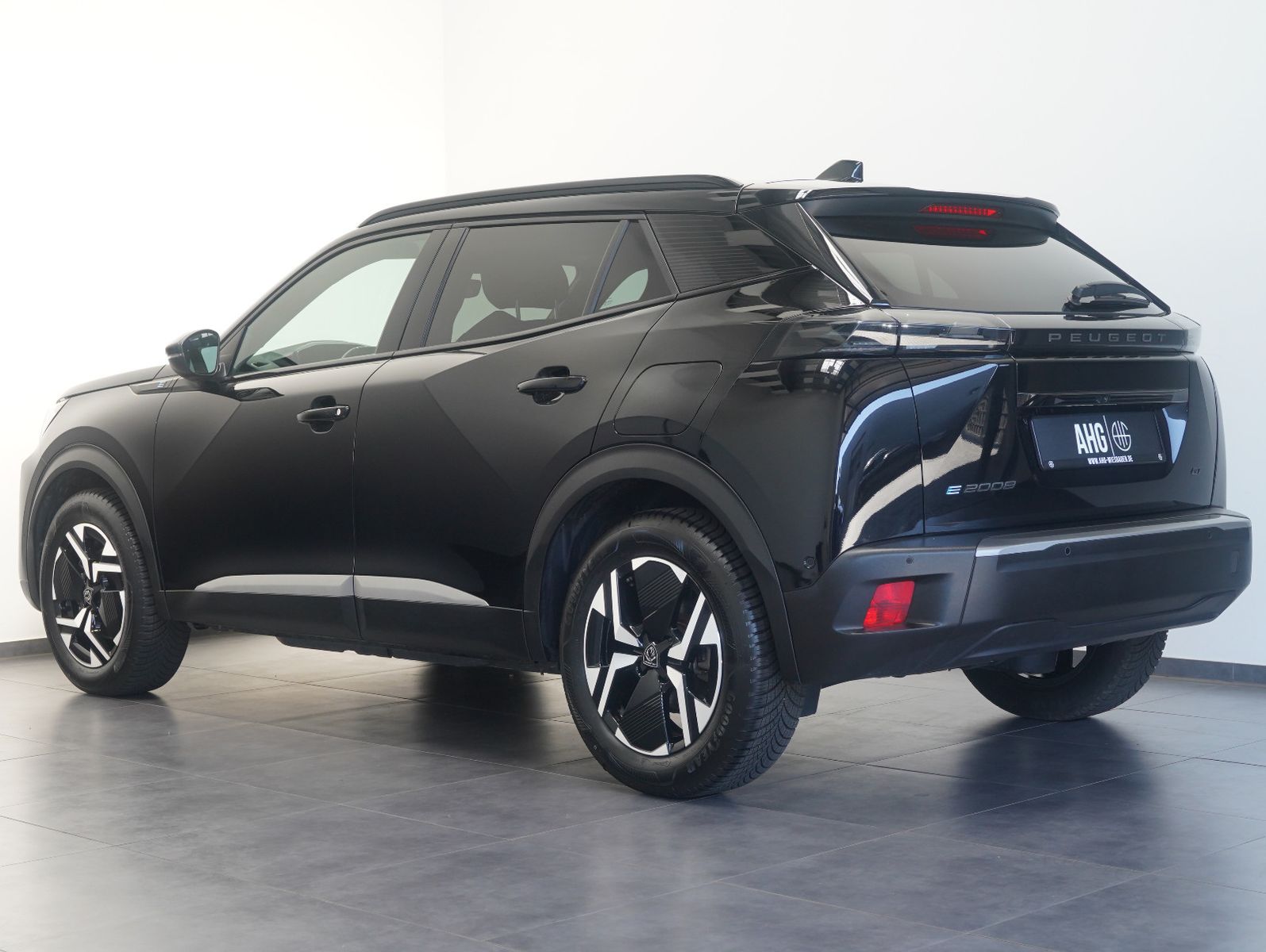 Fahrzeugabbildung Peugeot 2008 e- GT 11KW/LED/NAVI/360°/SOH