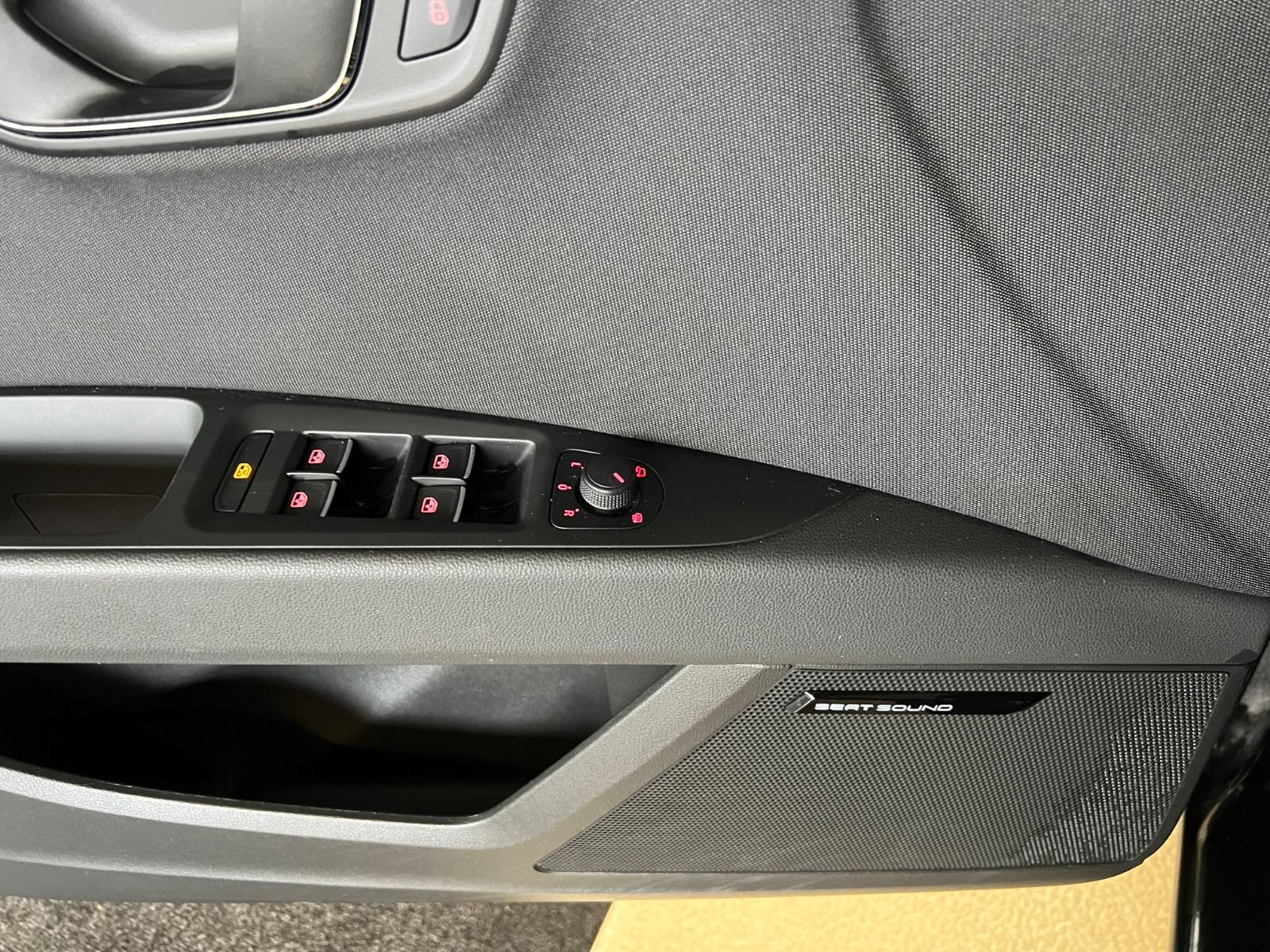 Fahrzeugabbildung SEAT Leon ST FR *AMBIENTE*KAMERA*CARPLAY*