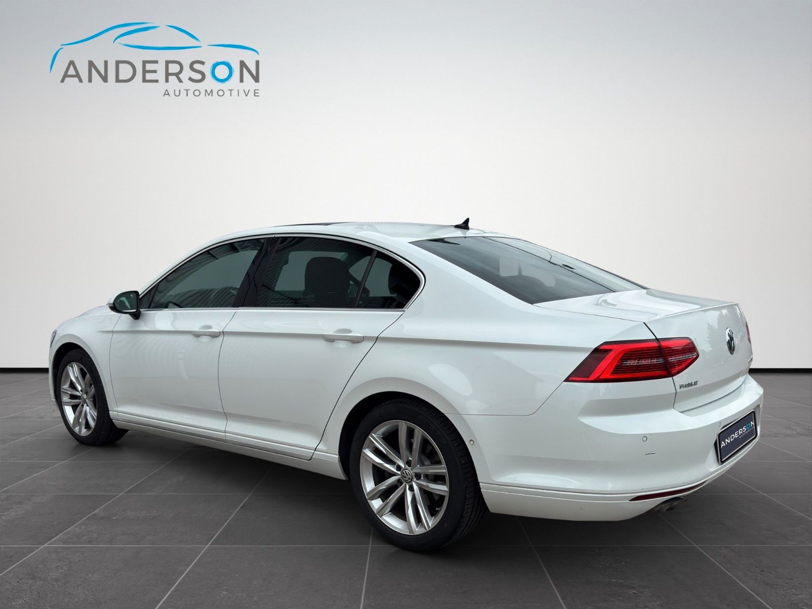 Fahrzeugabbildung Volkswagen PASSAT LIM 2.0TDI DSG STANDH KAM AHK DYNAUD PANO