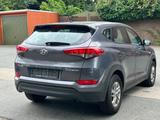 Hyundai Tucson blue Classic 2WD-Euro6-Hu:4/27-Garantie - Hyundai Tucson Classic mit Diesel-Antrieb