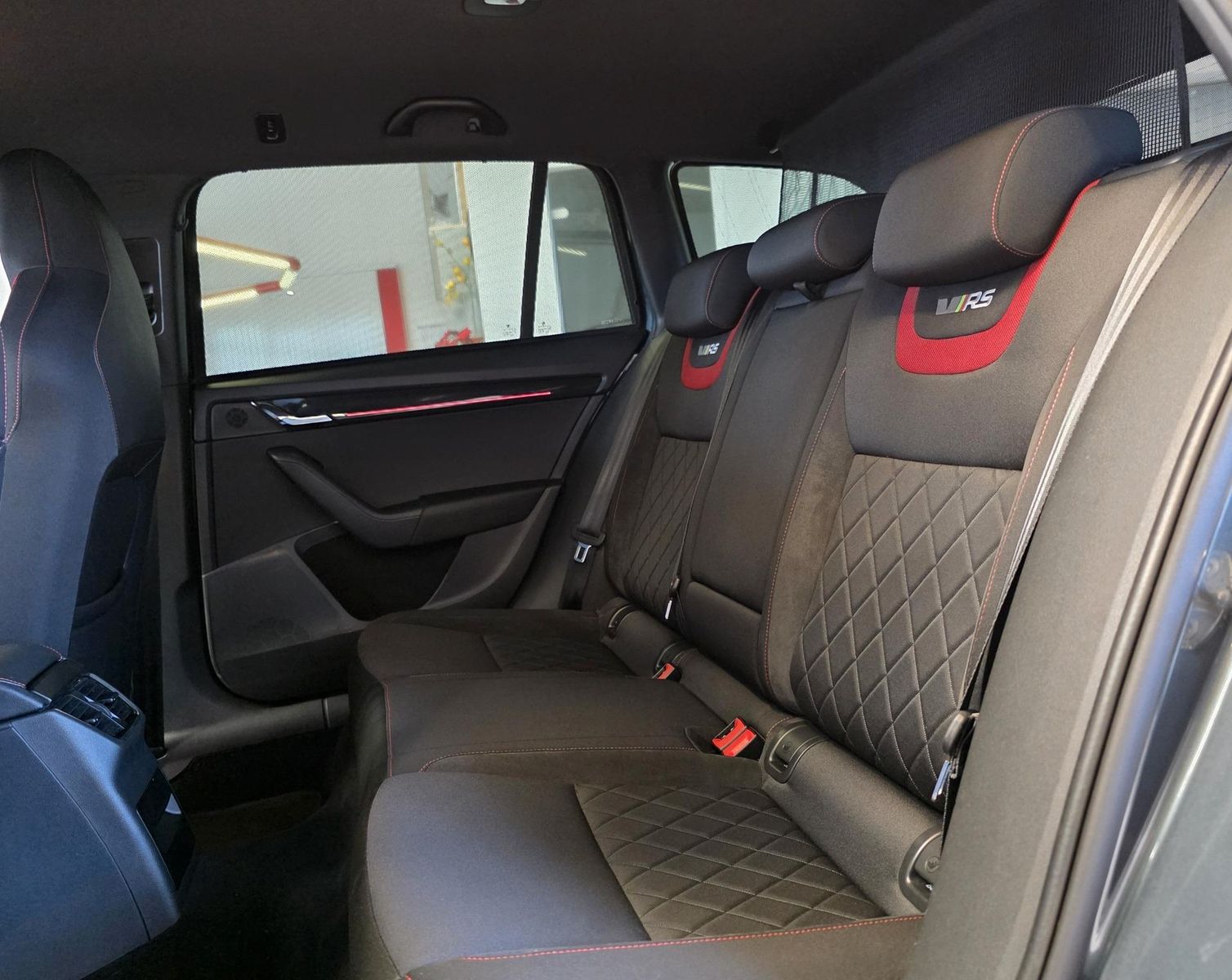 Fahrzeugabbildung SKODA Octavia 2.0 TDI RS 4x4 /1.Hd/LED/Navi/CarPlay