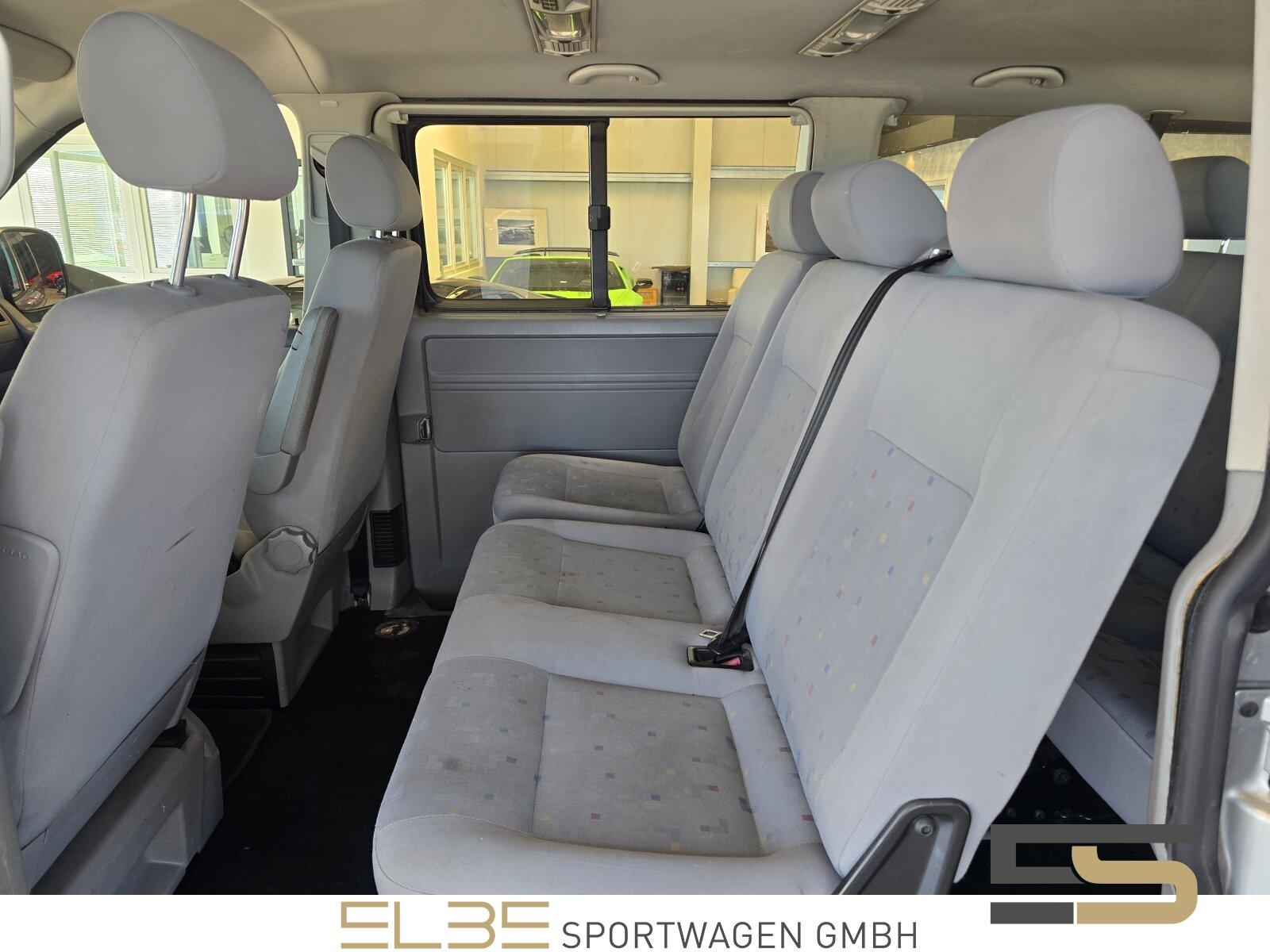 Volkswagen T5 Caravelle 3.2 V6 | 235 ch | BVA | 8 places | Chauffage auxiliaire | Climatisation Climatronic | Porte coulissante électrique | GPS