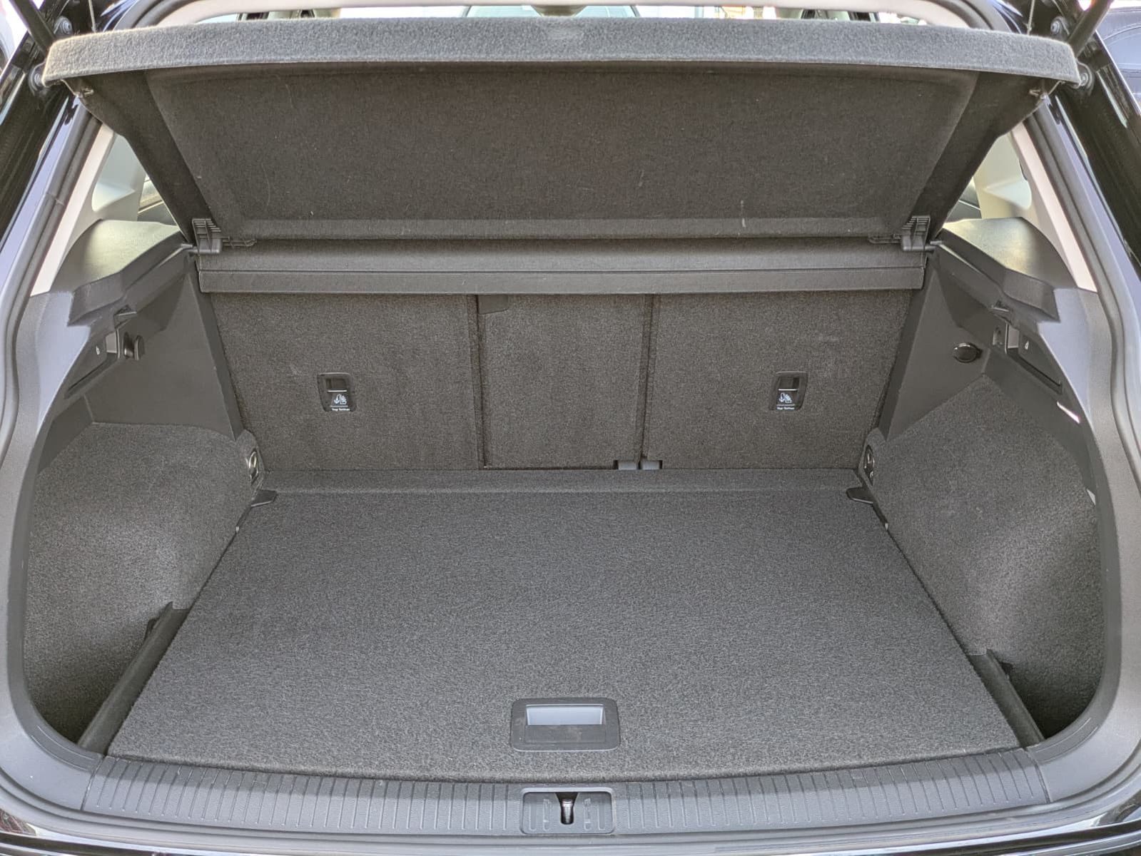 Fahrzeugabbildung Volkswagen Tiguan 2.0 TDI Life LED*AHK*ACC*SHZ*NAVI*APP