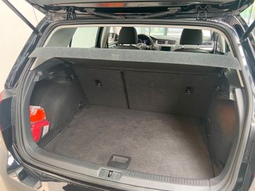 Volkswagen Golf - 6