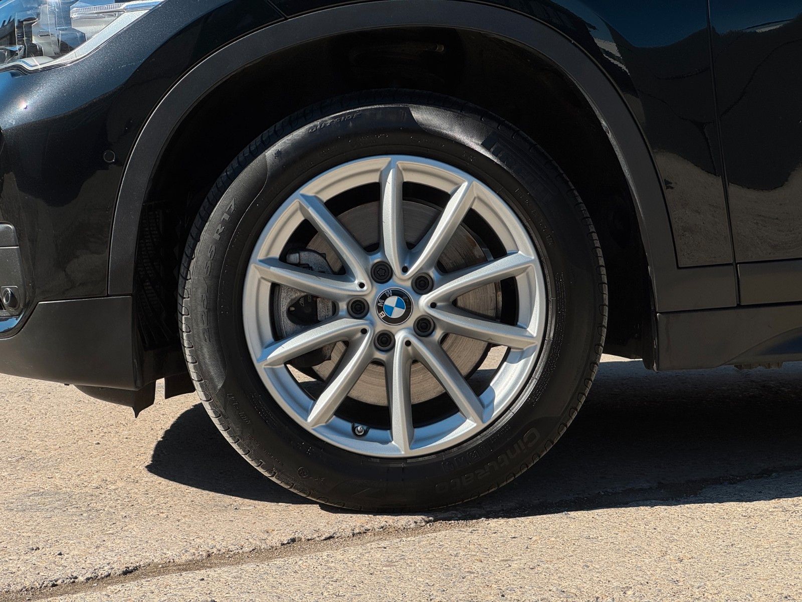 Fahrzeugabbildung BMW X1 sDrive20i Advantage Tempomat AHK PDC SHZ LED