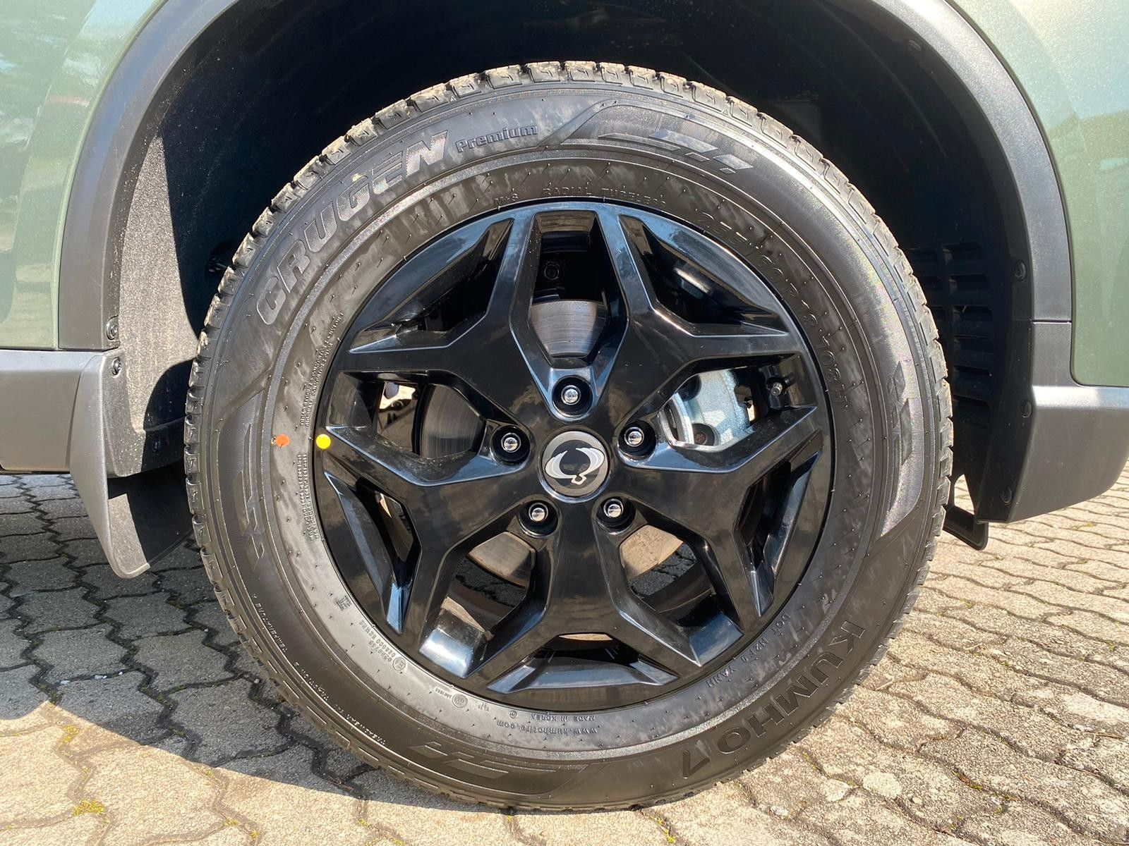 Fahrzeugabbildung Ssangyong Musso Grand 2.2d AT 4x4 BLACK LEDER+XENON+ROLLO