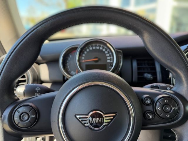 Fahrzeugabbildung MINI One +RADIO+KLIMA+LED+PDC+TEMPOMAT+BT+UVM+