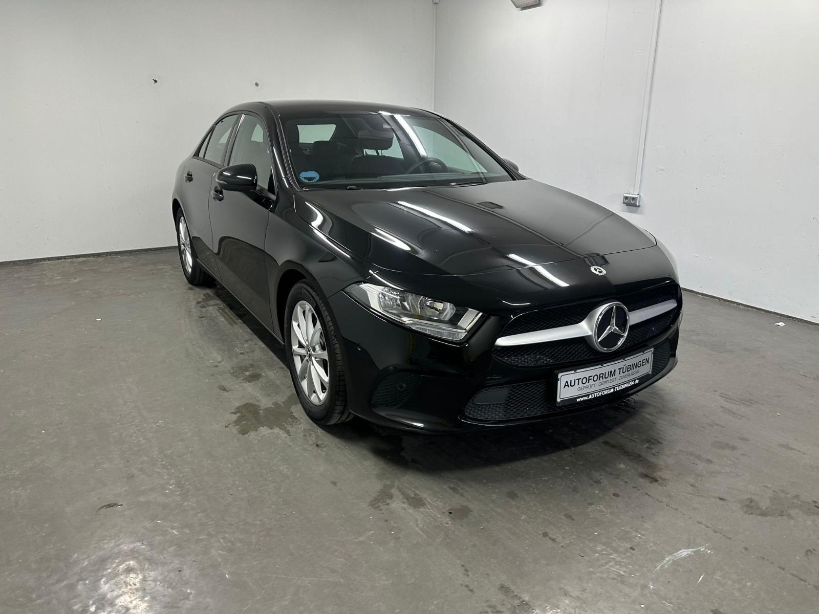 Mercedes-Benz A 200 d Limousine *KAMERA*NAVI*CARPLAY*AHK*