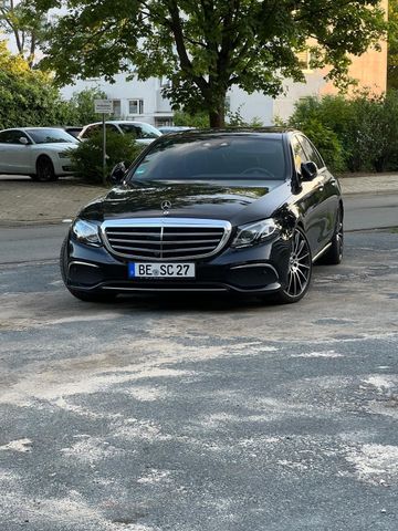 MERCEDES-BENZ Mercedes-Benz E350d Burmester| Headup |360...