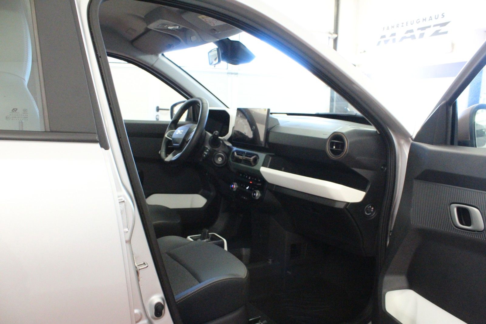 Fahrzeugabbildung Dacia Spring electric 100 Extreme