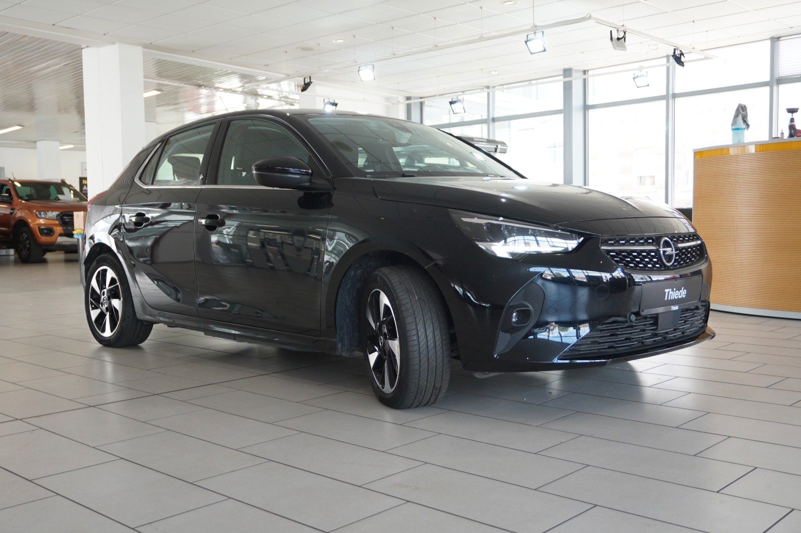 Fahrzeugabbildung Opel Corsa-e F ELEGANCE 3-PHASIG NAVI/LED/KAMERA/DAB+