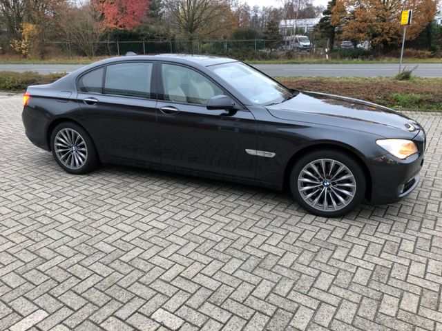 BMW 760i V 12  165000 Leder Beige Soft Close 2009