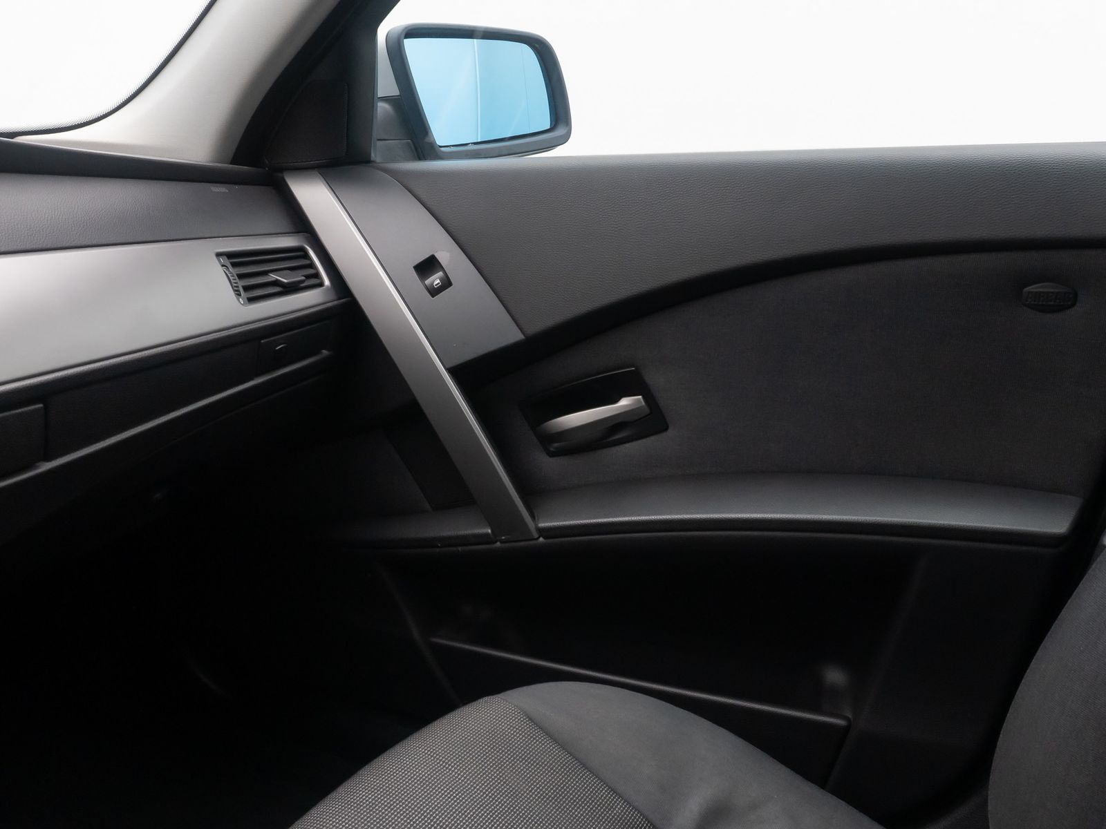 Fahrzeugabbildung BMW 520i GeschwindigReg PDC AHK Alarm Memory Xenon