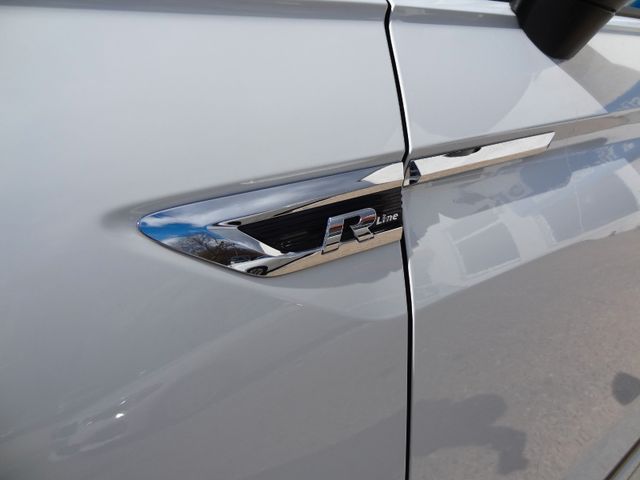 Fahrzeugabbildung Volkswagen Tiguan Allspace/2 x R-Line/Navi/AHK/DSG/Allrad/