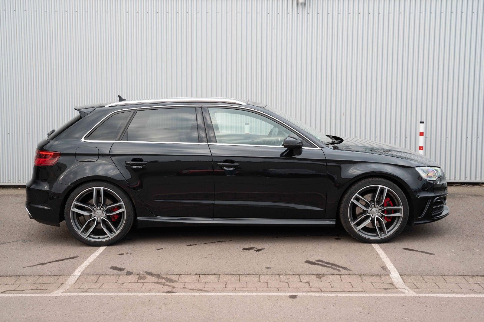 Fahrzeugabbildung Audi S3 SPORTB 2.0TFSI KAM PANO B&O S-SITZ LED KEYLES