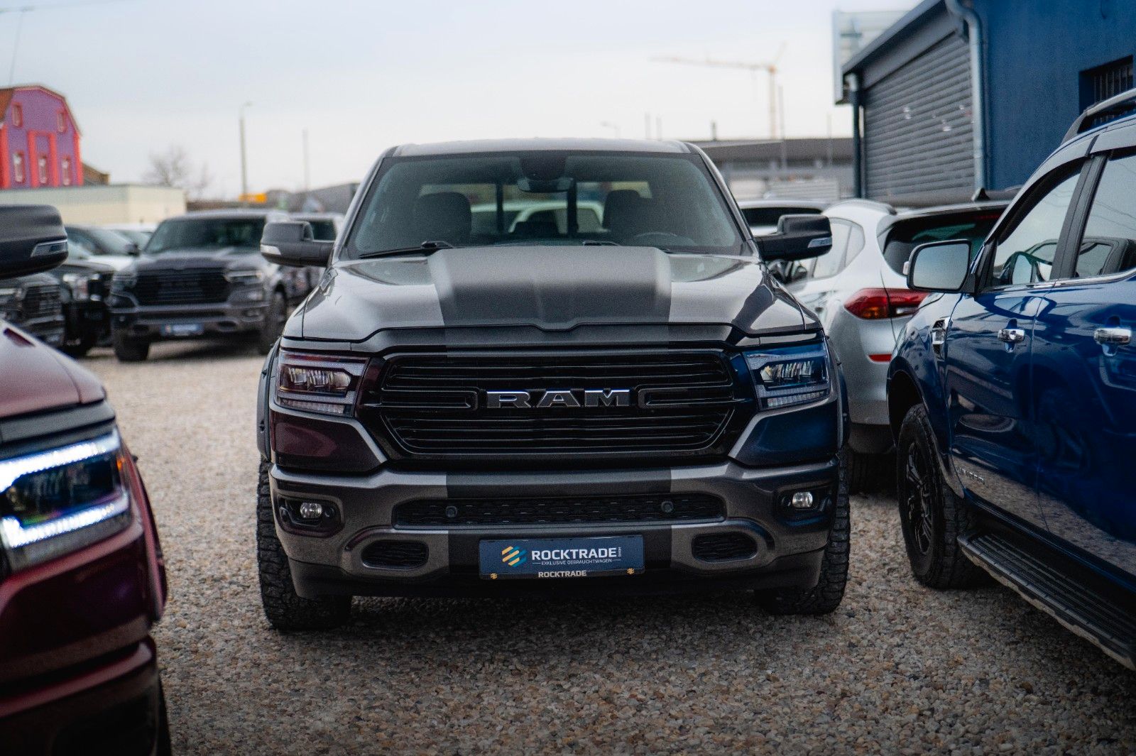 Fahrzeugabbildung Dodge RAM 5.7 V8 HEMI 4x4 OFFROAD NIGHT-Edition LED