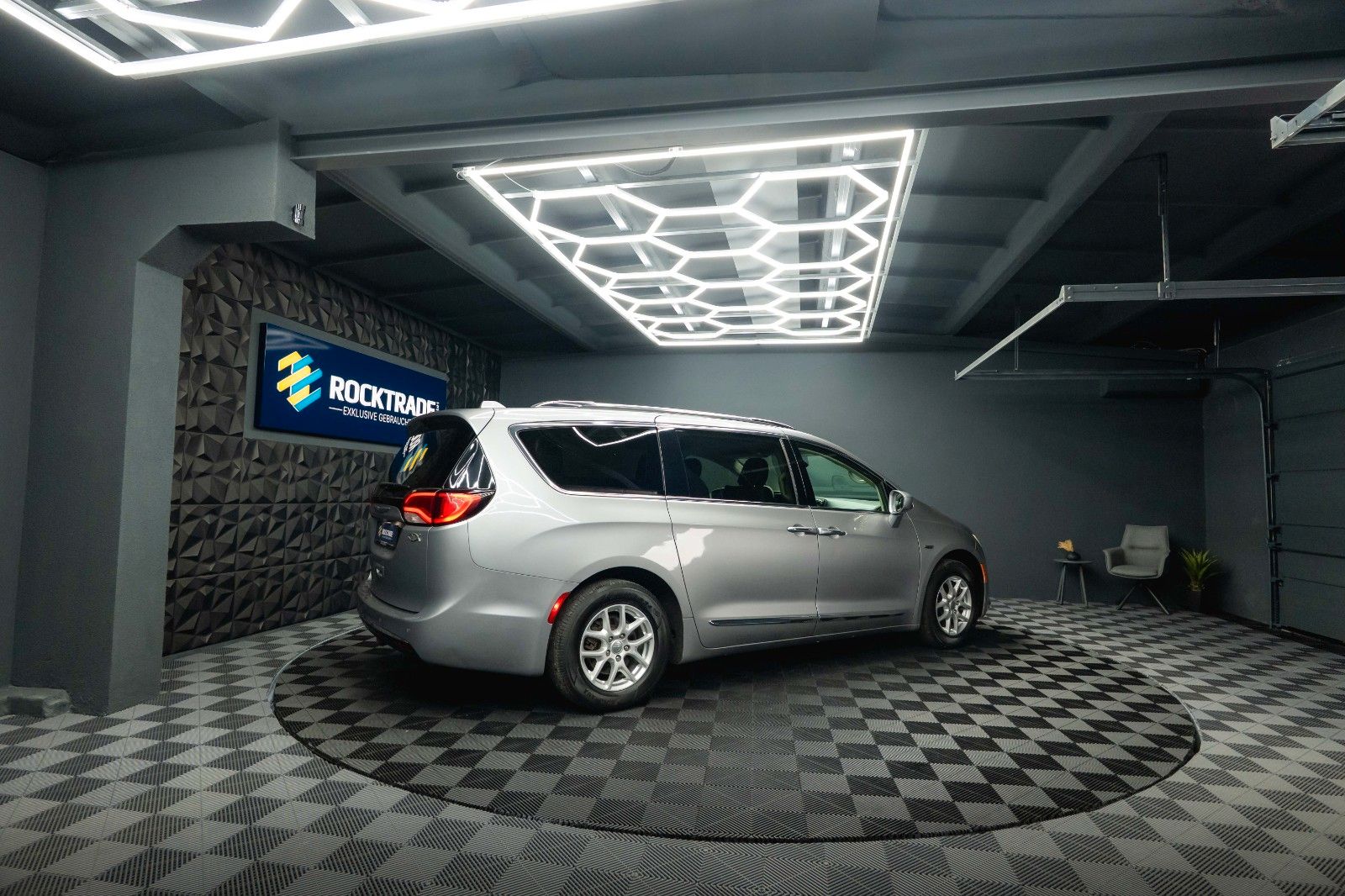 Fahrzeugabbildung Chrysler Pacifica 3.6 V6 Touring L *7 Sitze*LED*Kamera*