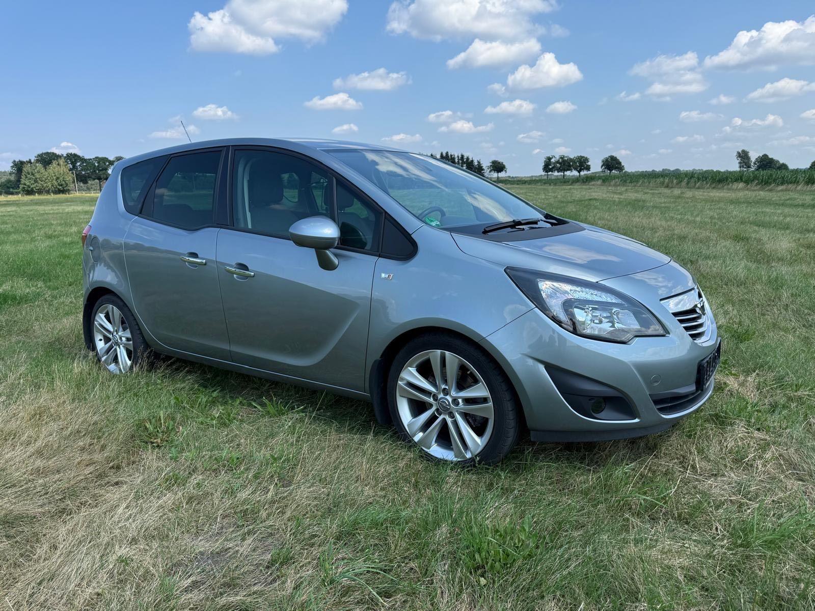 Opel Meriva 2010 — rear view