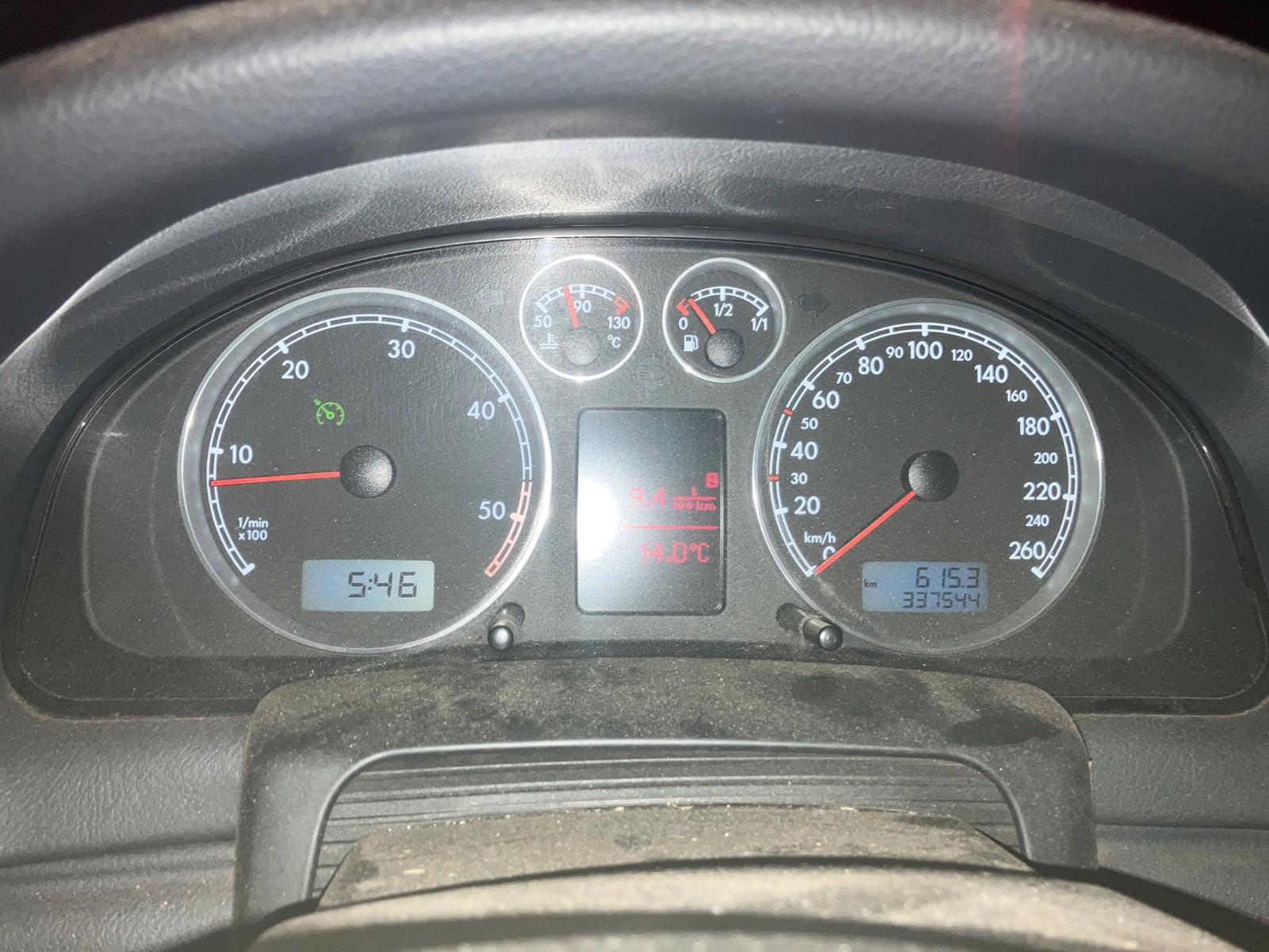 Volkswagen Passat 2004 — photo 10