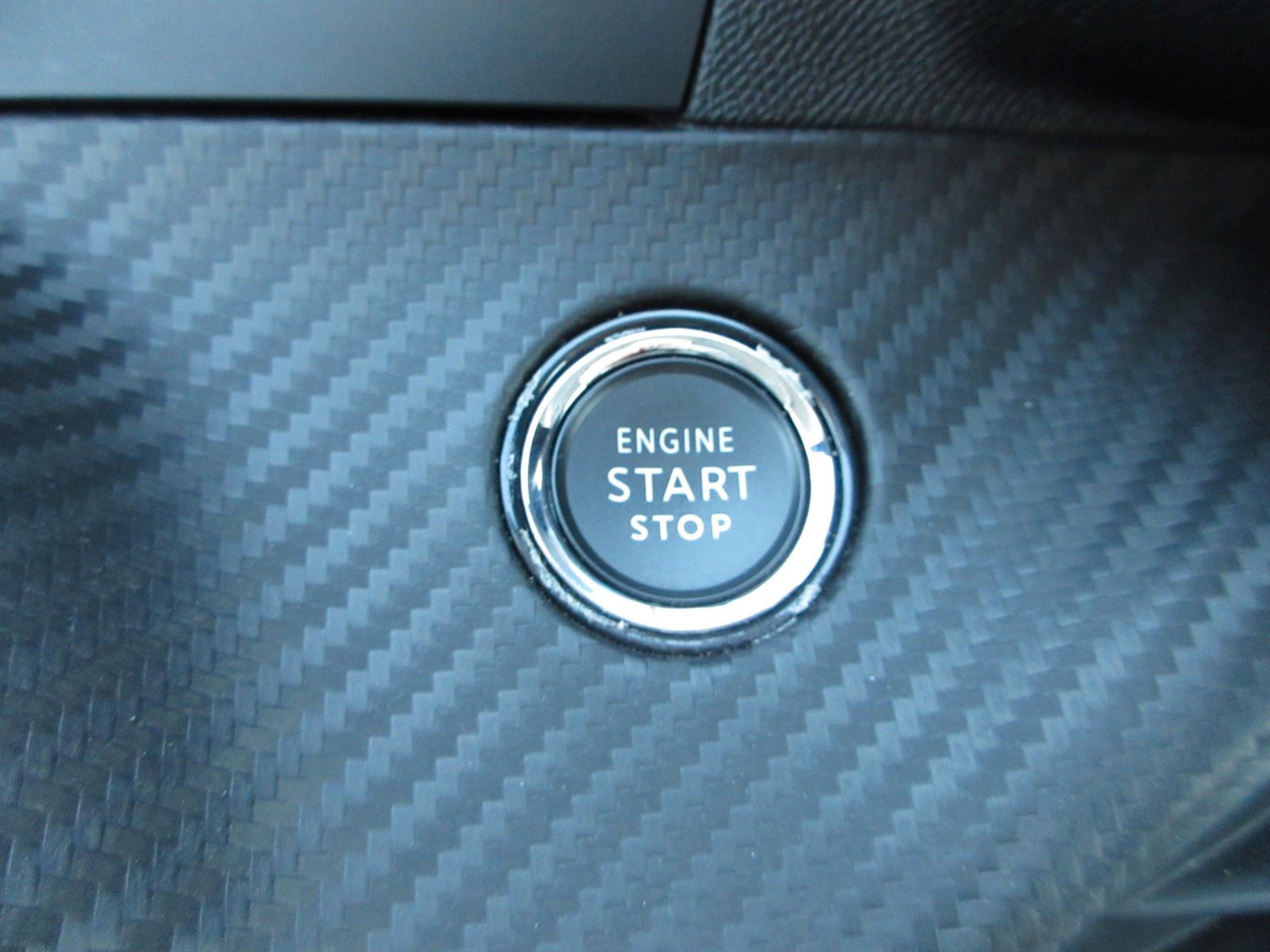 Fahrzeugabbildung Peugeot 2008 Allure 1.2T LED/NAVI/PDC/R´CAM/ALU