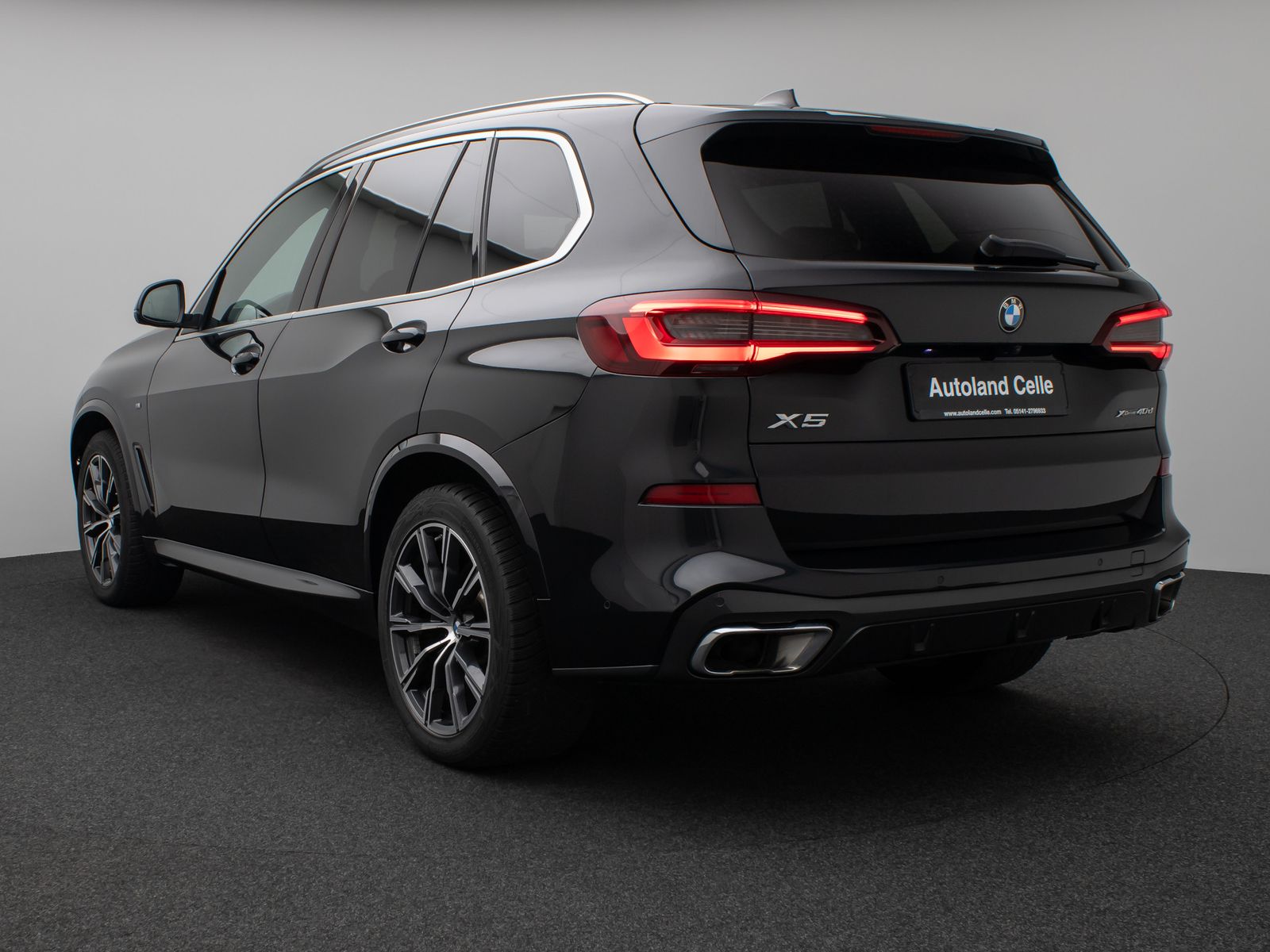 Fahrzeugabbildung BMW X5 xD40d M Sport Panorama 360° HUD DAB HiFi AHK