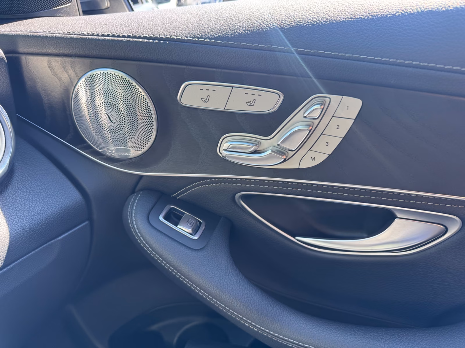 MERCEDES-BENZ GLC 350 D EXCLUSIVE / 9G / 4M / AIRM / LED / BURMEISTER / 360 /258 CH - HAYON ÉLECTRIQUE - TOIT OUVRANT - TOIT PANORAMIQUE