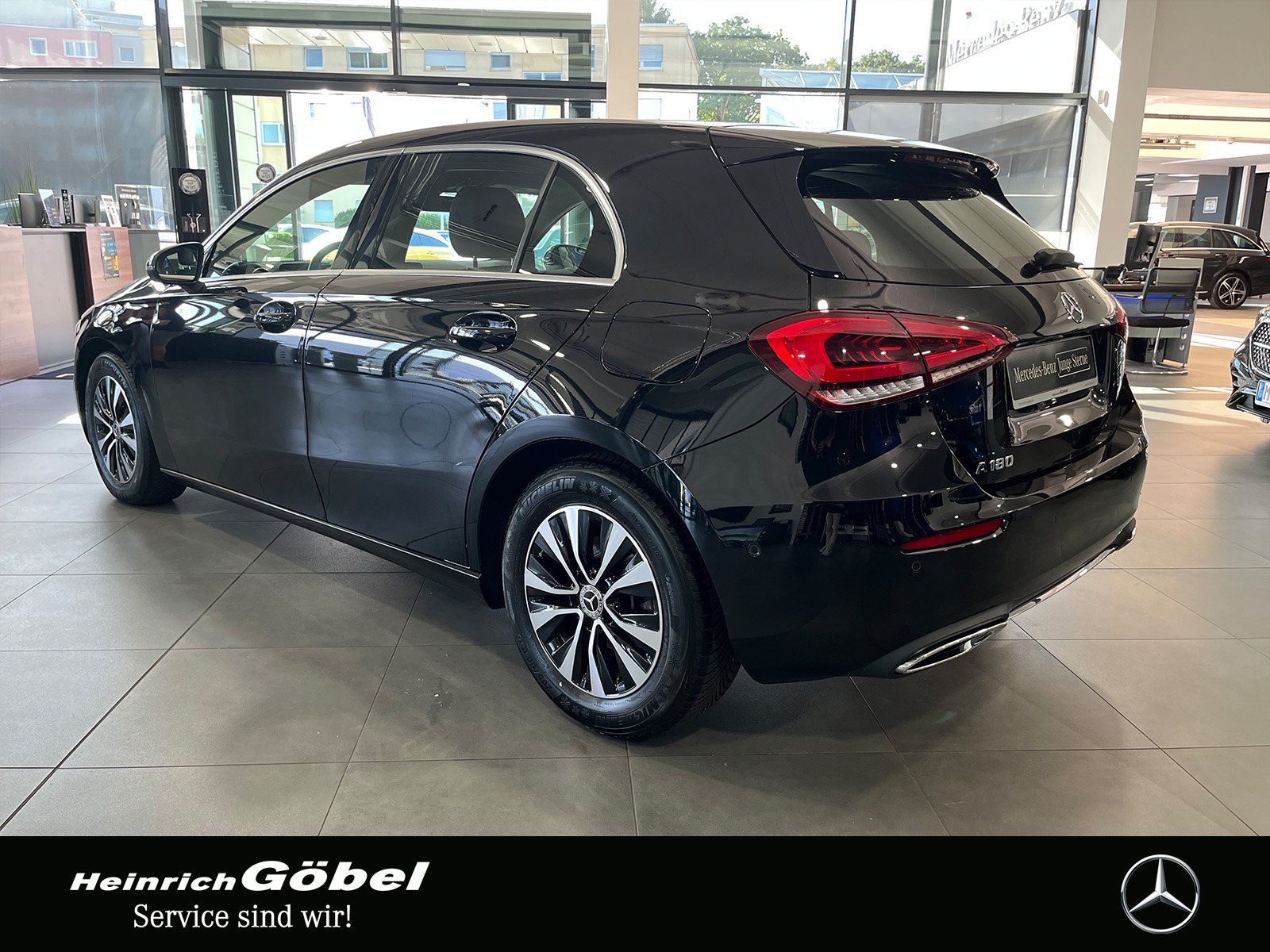 Fahrzeugabbildung Mercedes-Benz A 180 PROGRESSIVE+LED+NAVI+SHZ+CARPLAY