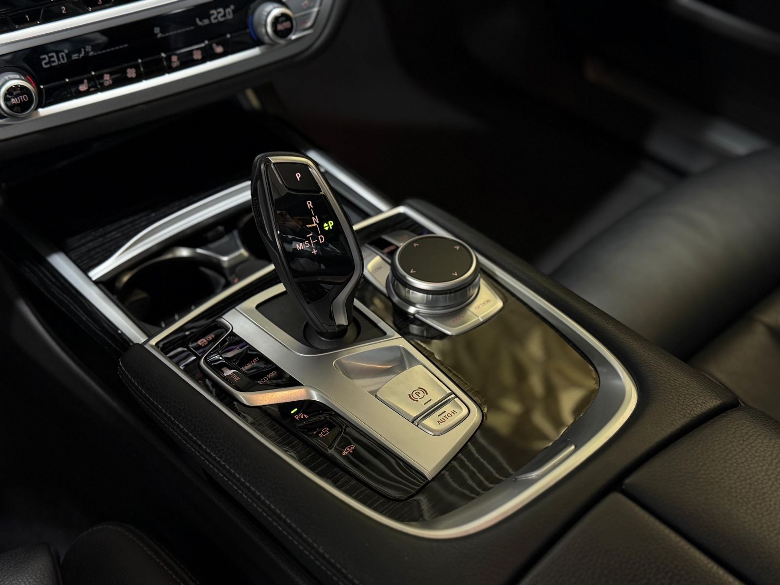 BMW 750i xDrive M Sport|DEUTSCH|UNFALLFREI|PREMIUM foto 22