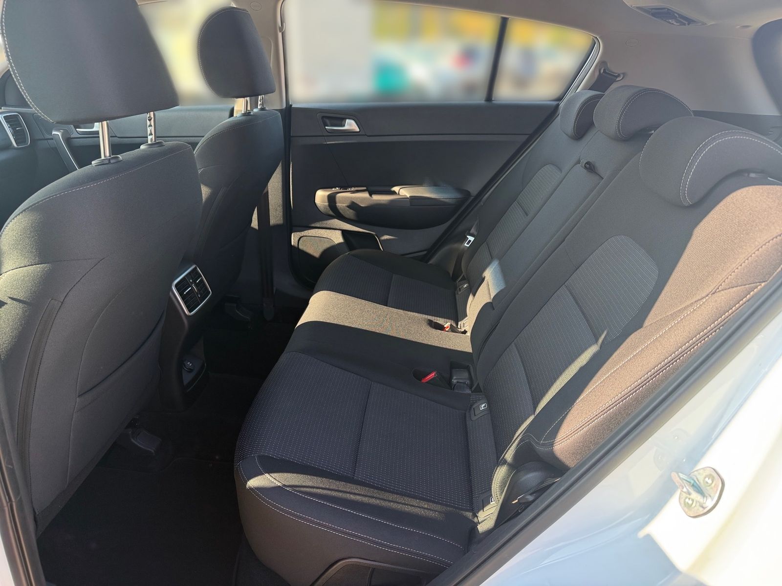 Fahrzeugabbildung Kia SPORTAGE 1.6T 2WD DCT7 VISION KOM