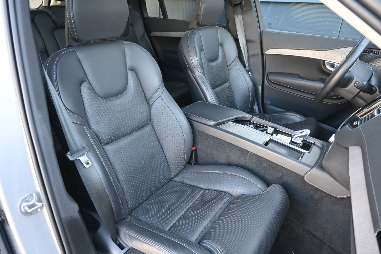 Fahrzeugabbildung Volvo XC90 B5 D AWD Dark*STDHZG*PANO*360°*