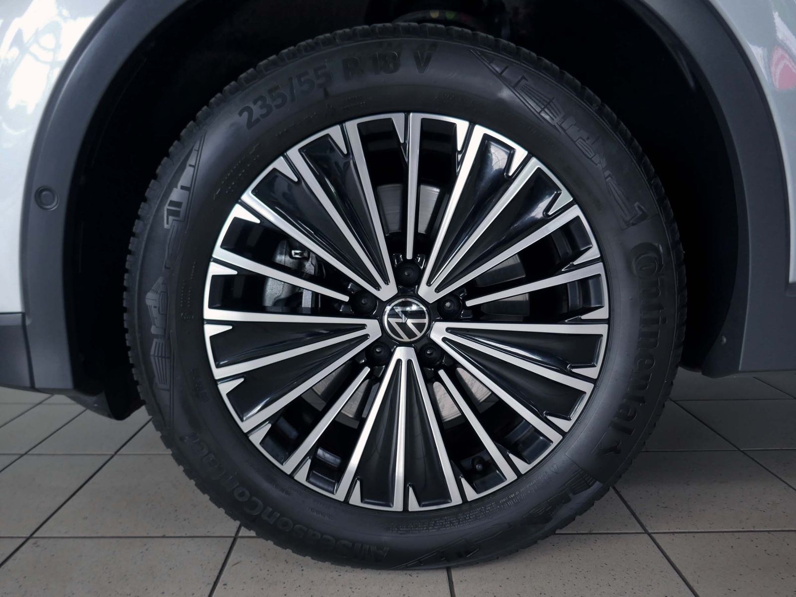 Fahrzeugabbildung Volkswagen Tiguan  Life 2.0 TDI DSG | LED AHK RFK ACC