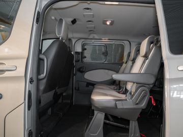 Ford Tourneo Custom - 8
