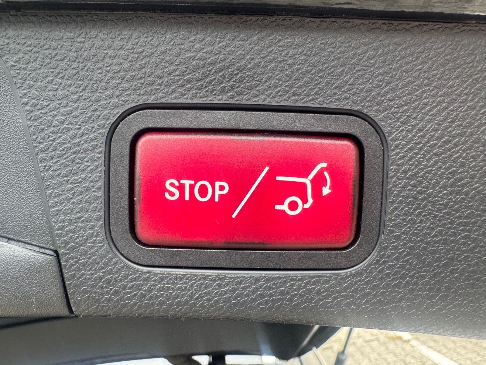 Fahrzeugabbildung Mercedes-Benz C 180 T AMG LINE BURMESTER AHK KAMERA LED