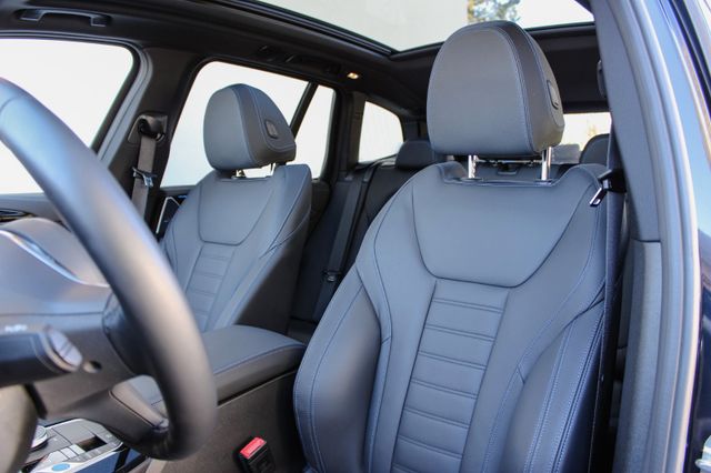 BMW iX3 IMPRESSIVE / SHADOW LINE / LASER / M-SPORT