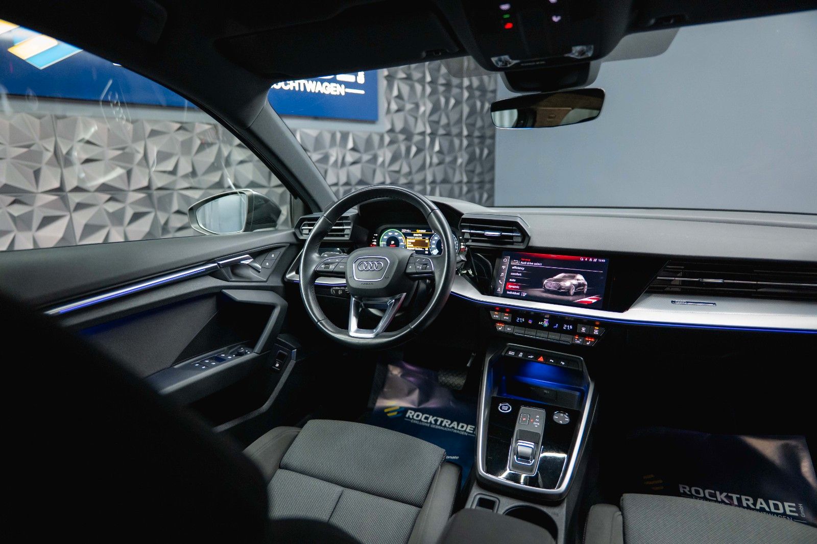 Fahrzeugabbildung Audi A3 Sportback 45 TFSIe S line Plus Night*ACC*B&O*