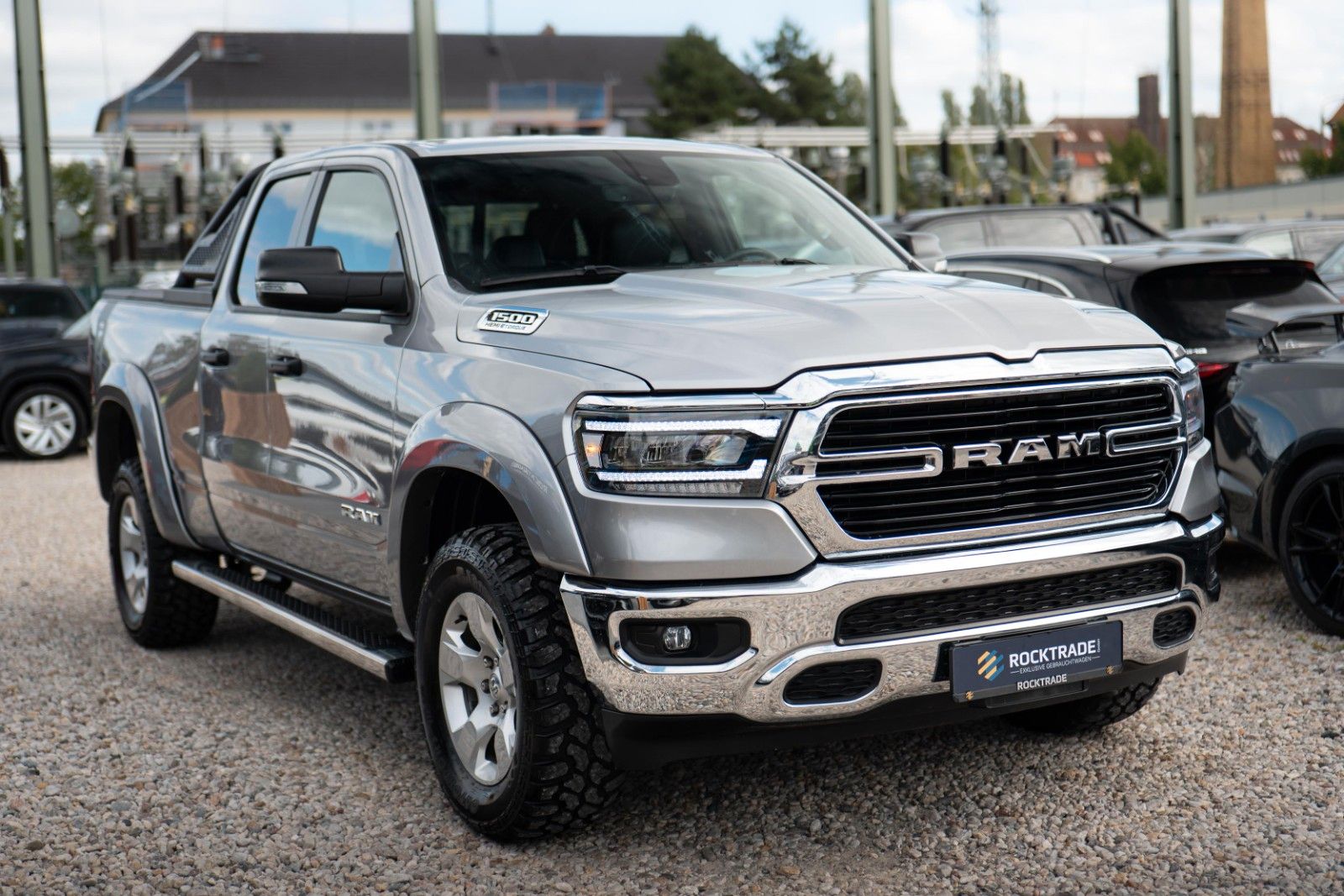 Fahrzeugabbildung Dodge RAM 5.7 V8 HEMI 4x4 OFFROAD Bodylift LONGBED LED