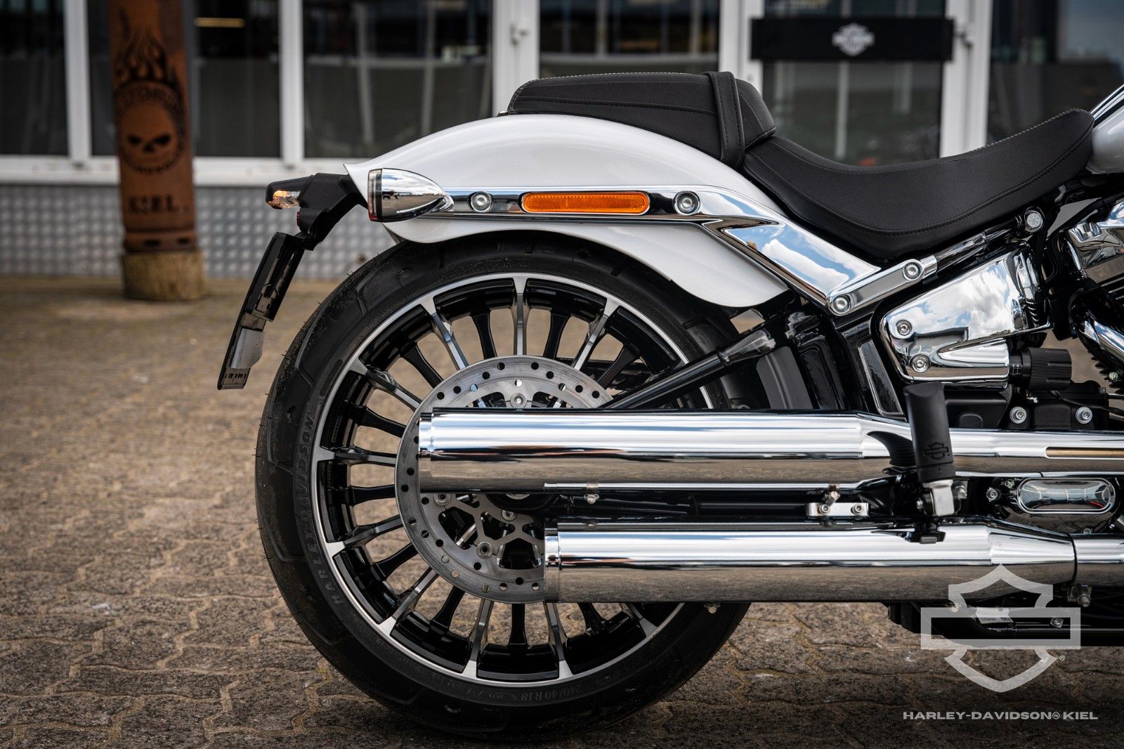 Fahrzeugabbildung Harley-Davidson BREAKOUT FXBR 117 ci - MY24 - SOFORT VERFÜGBAR