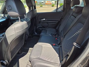 Mercedes GLB 180 - 9